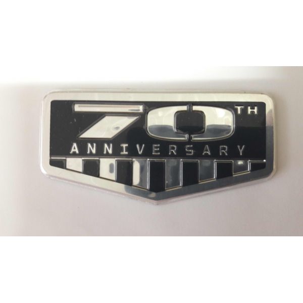 Шильдик 70 Anniversary 10см-5см