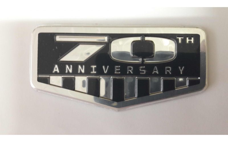 Шильдик 70 Anniversary 10см-5см