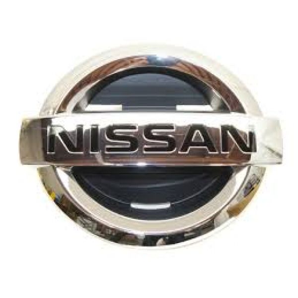 Эмблема Nissan 7.3см-6см Черный фон